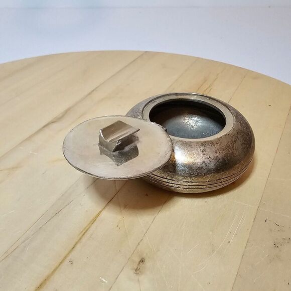 Vinage Silver Plate Pocket/Compact Round Ashtray With Hinged Lid Cigar Holder - Picture 5 of 9